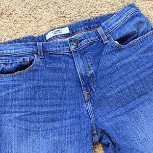 Tommy Hilfiger Med Wash Relaxed Fit Denim Blue Jeans 36x32 Straight Leg Logo